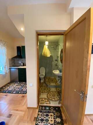 Гостевой дом Sky Guest House Тбилиси Апартаменты с балконом-9