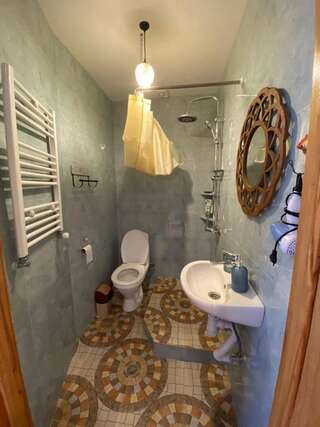 Гостевой дом Sky Guest House Тбилиси Апартаменты с балконом-10
