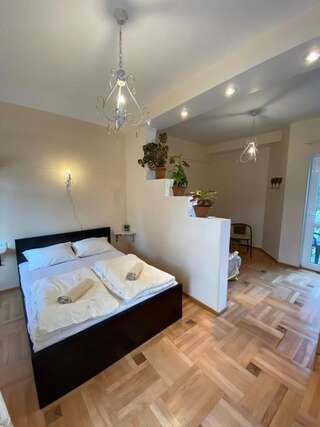 Гостевой дом Sky Guest House Тбилиси Апартаменты с балконом-17
