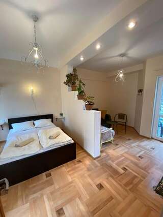Гостевой дом Sky Guest House Тбилиси Апартаменты с балконом-6